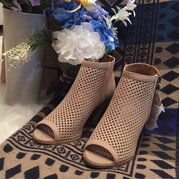 Perfect Booties - Picture 2 of 7